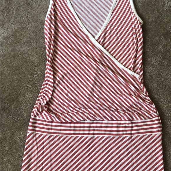 Salmon and cream striped dress - Picture 3 of 5